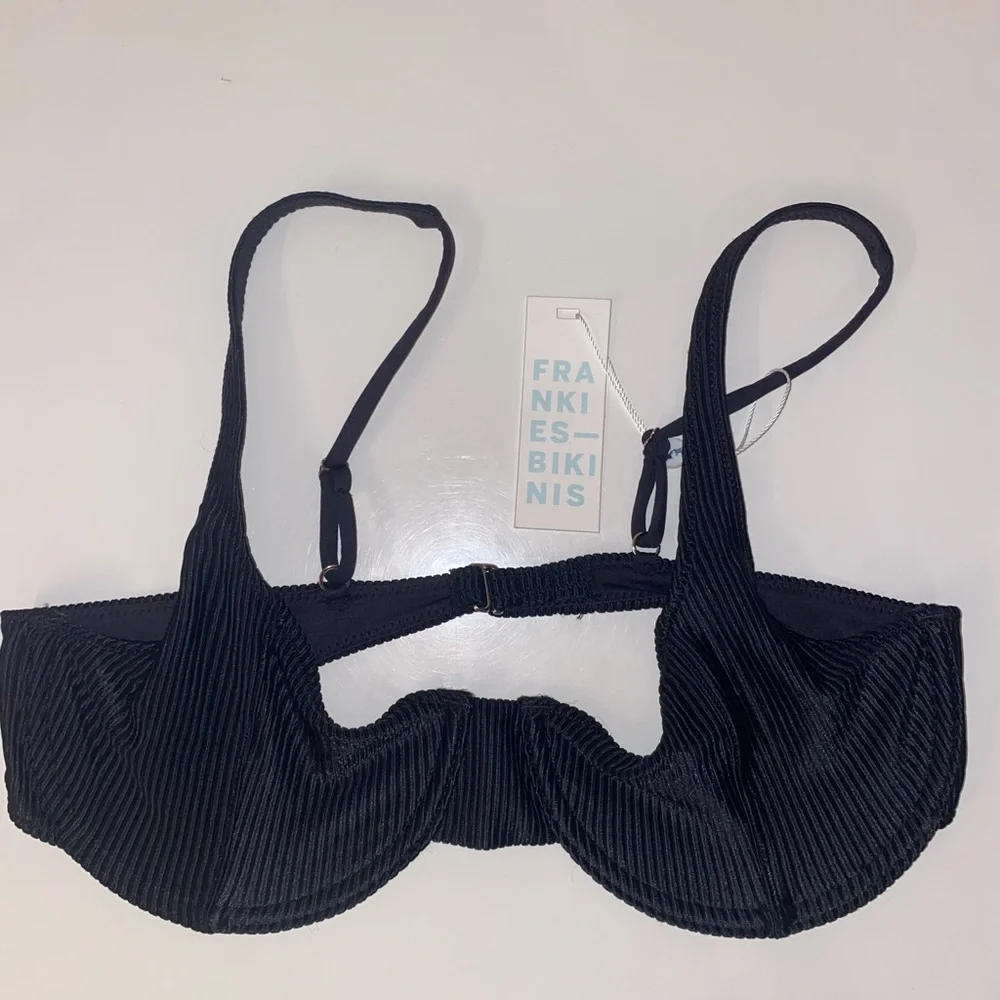 NWT FRANKIES BIKINIS Anna Underwire Ribbed Bikini Top